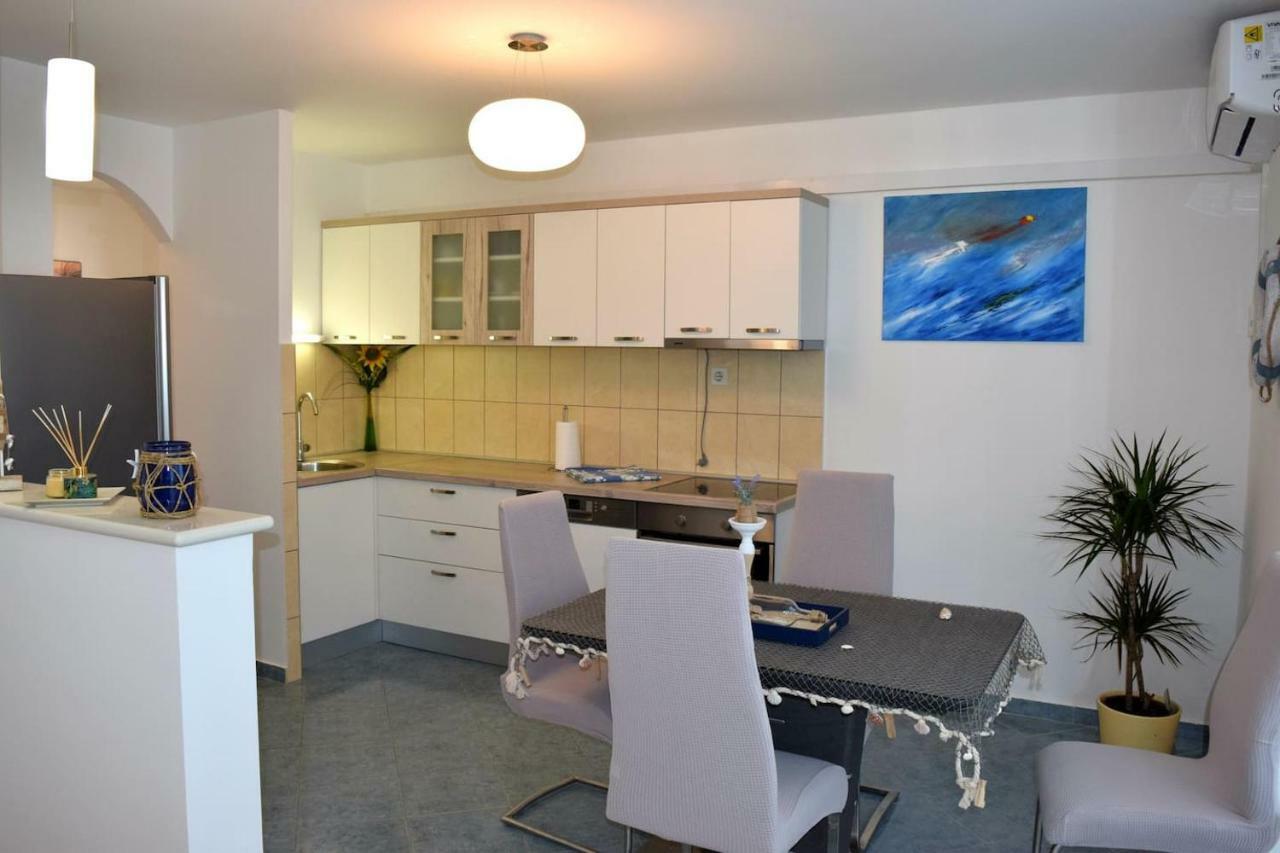 Newly Renovated Apartment "Marin" In The Center! Omis Exterior photo