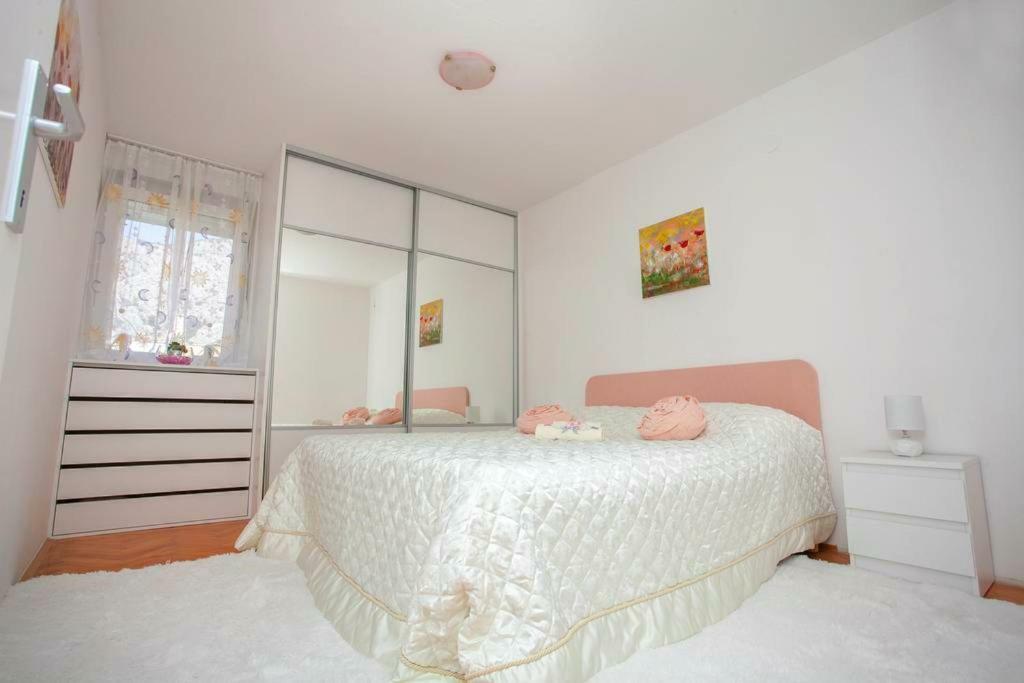Newly Renovated Apartment "Marin" In The Center! Omis Exterior photo
