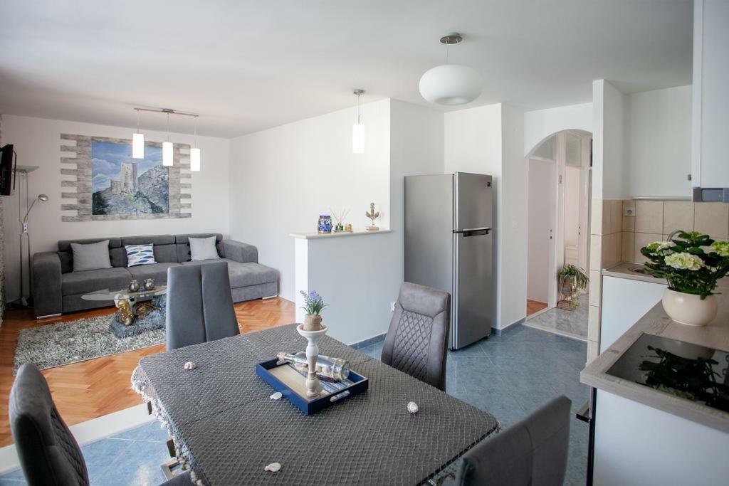 Newly Renovated Apartment "Marin" In The Center! Omis Exterior photo