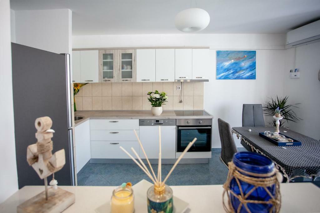 Newly Renovated Apartment "Marin" In The Center! Omis Exterior photo